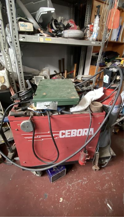 Máquina de soldar trifásica Cebora