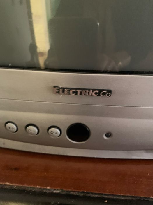 TV Electric Co modelo TV 14 (14 polegadas) tubo CRT, televisão antiga a cores.