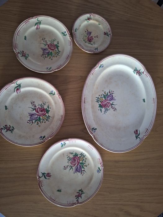 Conjunto de loiça Fabrica de loica Sacavem muito antigo