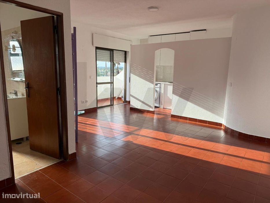T 1 em Olhos de Água, Edificio Campimar