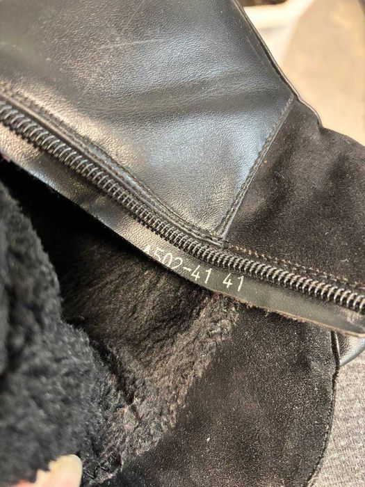 Продаю жіночі шкіряні чобітки