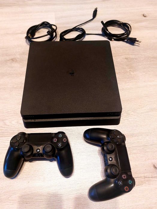 Ps4 slim 1TB + 2 pady/ okablowanie