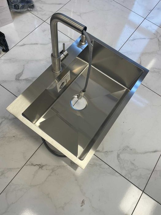 Кухонная мойка Luminex 6045 см и смеситель с выдвижным изливом, Lidz.
