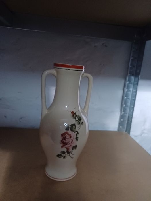 Wazon na kwiaty z uszami