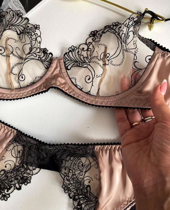 Komplet bielizny MUSE - prezent na Walentynki