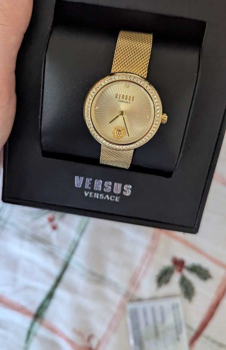 Неймовірний годинник від Versace Versus