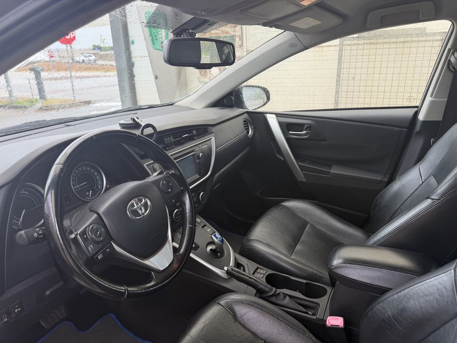 Toyota Auris Touring Sports  1.8 Hibrid  Executive c/ GARANTIA