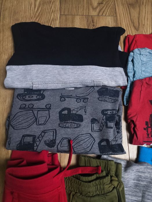 Zestaw ubrań dla 5 latka