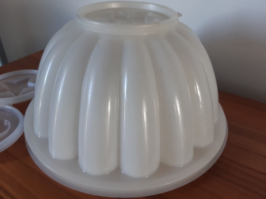 Tupperware Pudding Mold439961687657041922