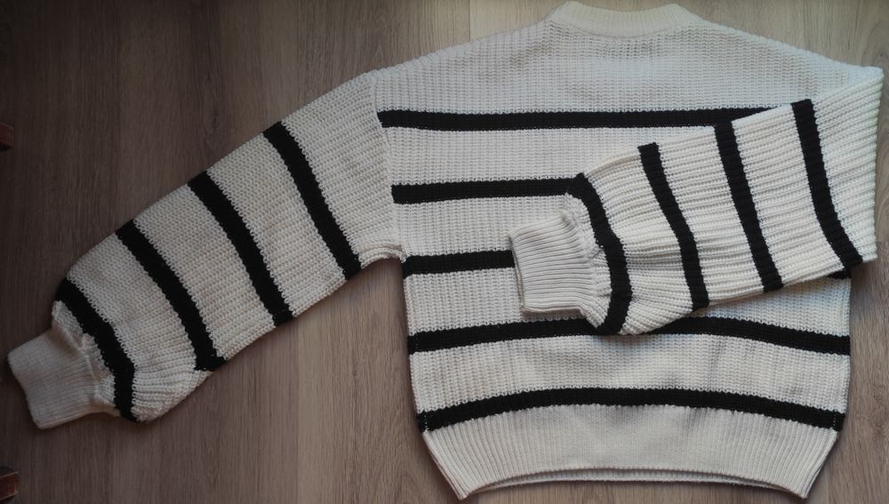 Sweter w paski Cropp