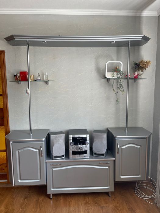 Музичний центр  2000 грн