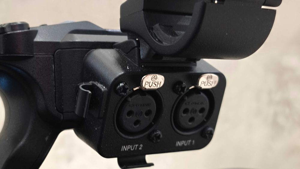 Camera de Vídeo 4K - JVC HM200