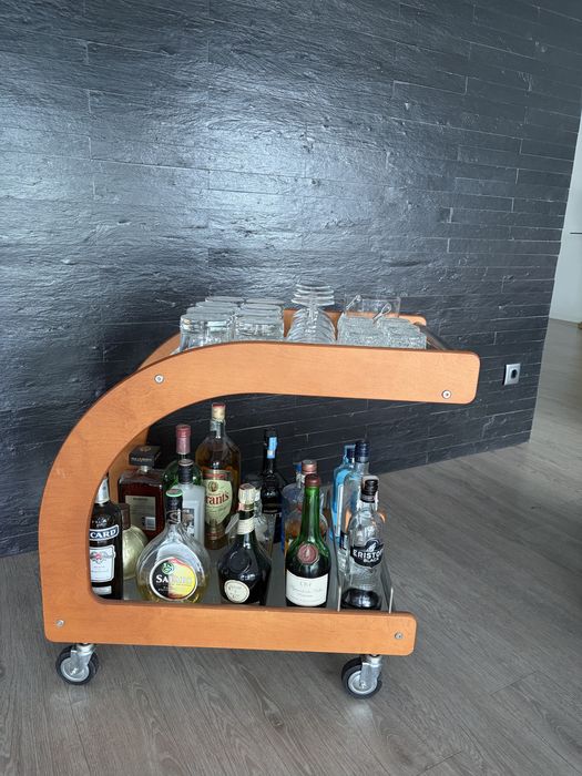 Carrinho de Bar em Madeira e Vidro