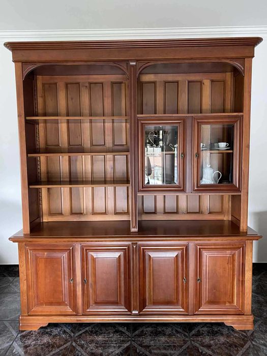 Armário de sala em cerejeira