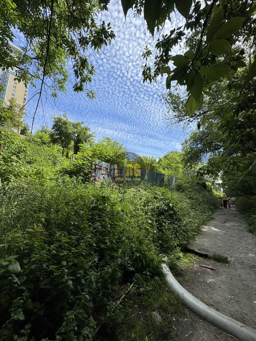 Без% 10 соток, Печерск, Правобережная 18, метро Зверенецкая, Выдубичи