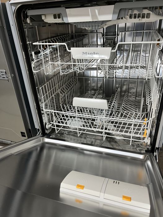 Посудомийна машина Miele g5210sci