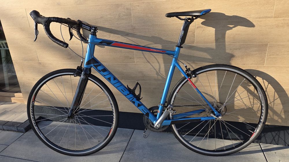 Rower szosowy Unibike Neon 56