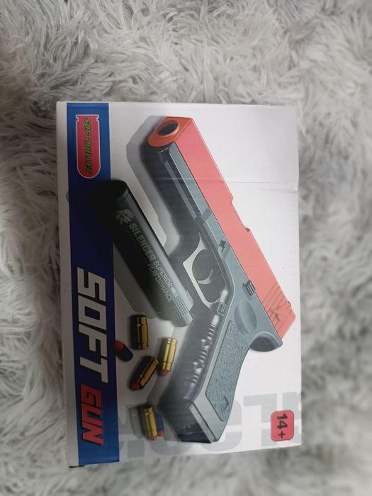 игрушечный пистолет