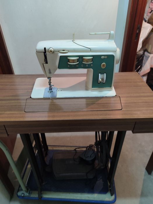 Maquina de costura Singer