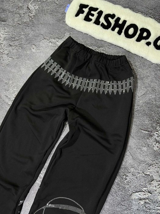 Широкі жіночі штани з стразами Named Collective також є костюм!