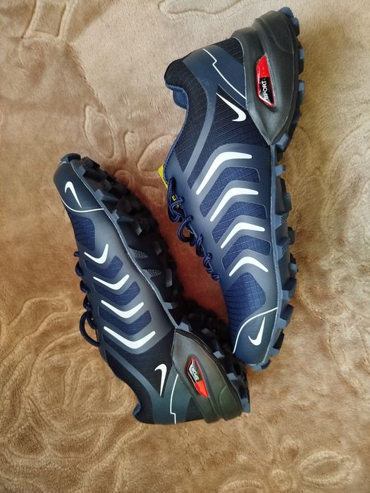 Nowe sportowe buty męskie