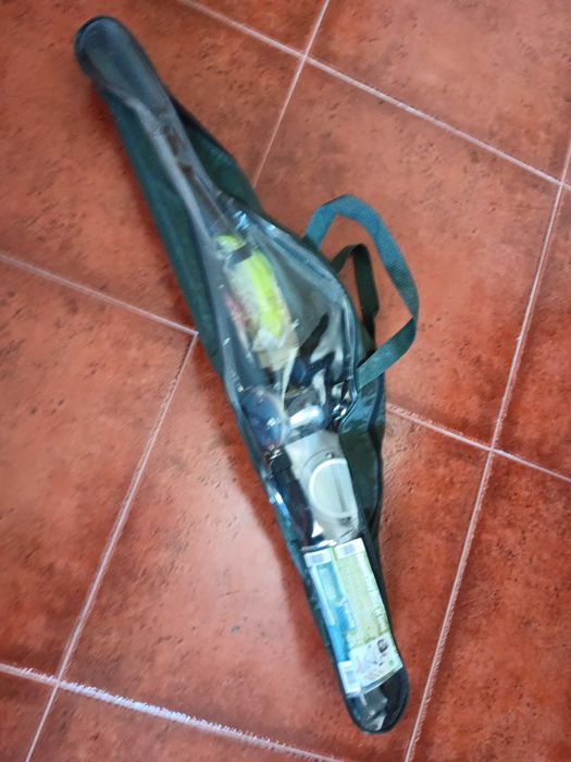 SALDOS!!- Conjunto de Pesca novo