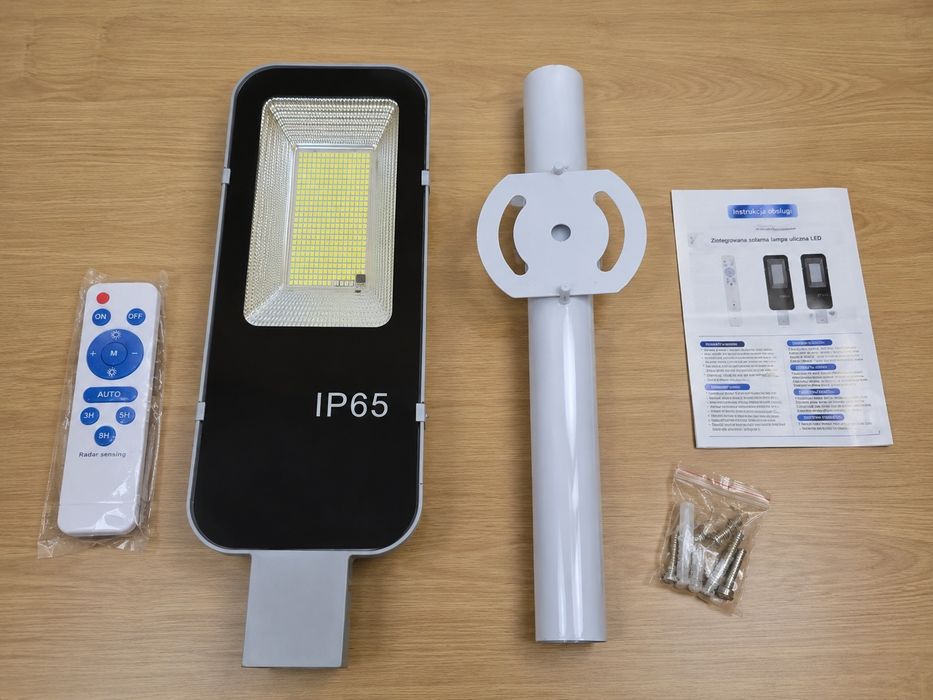 Lampa solarna LED IP65 z pilotem + uchwyt | Nowa