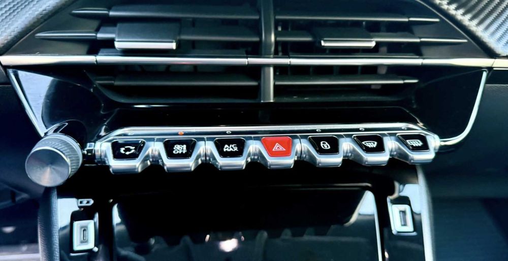 Peugeot E-2008 50 kwh Allure Pack
