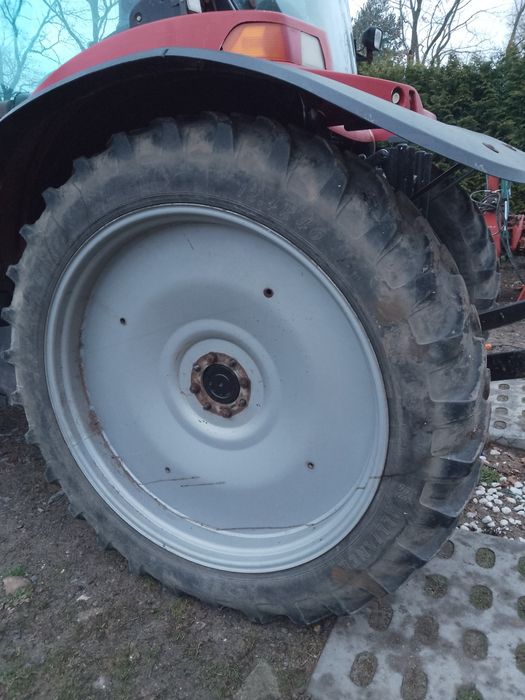 Wąskie koła do ciągnika CASE,  NEW HOLLAND komplet TYŁ