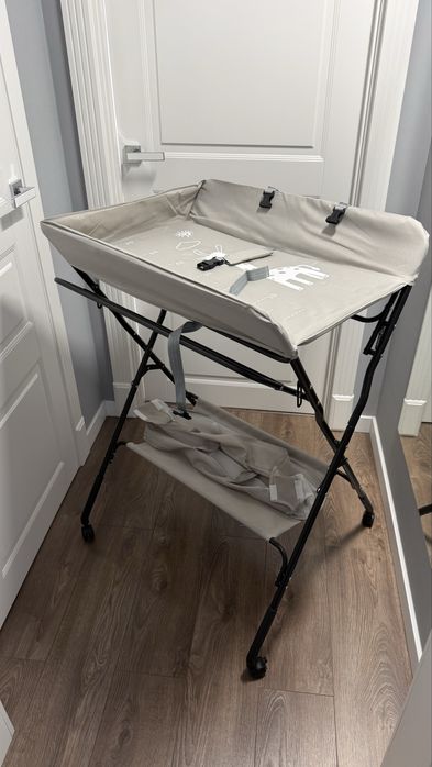 Складаний пеленальний столик UrbanKit (новий)