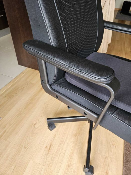 Cadeira de escritório giratória IKEA MILLBERGET como nova