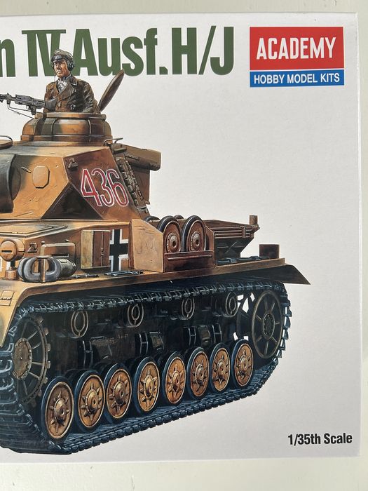 Czołg Panzer IV H/J model do sklejenia Academy 13234