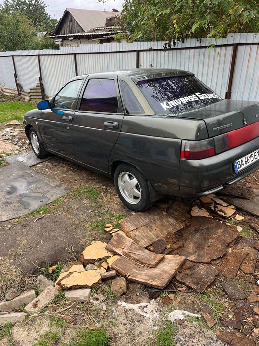 продам ваз 2110 год выпуска
