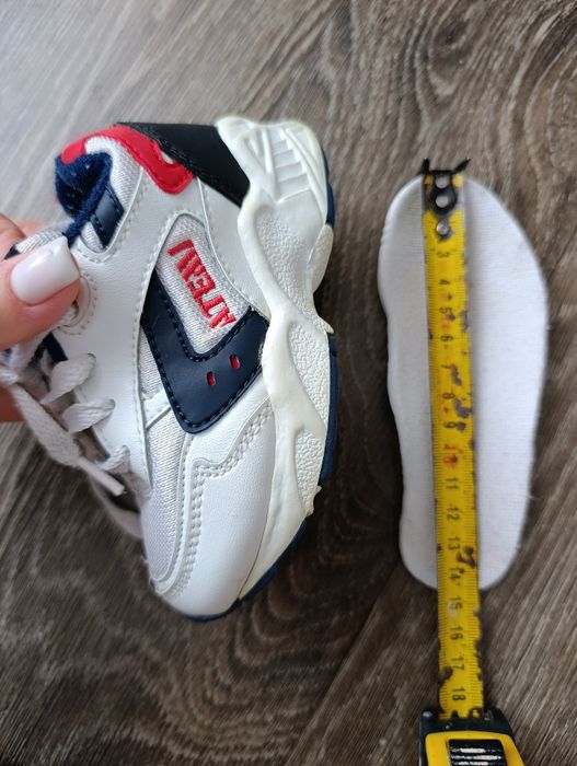 Кросівки дитячі  22,23р.