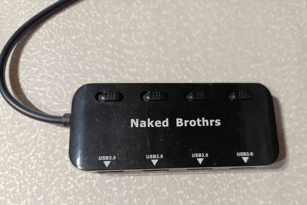 4-Port USB 3.0 Hub with Individual LED Power Switches64297533681794122