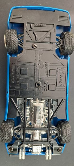 Машинка модель  ferrari gto 1984 bburago 1/24