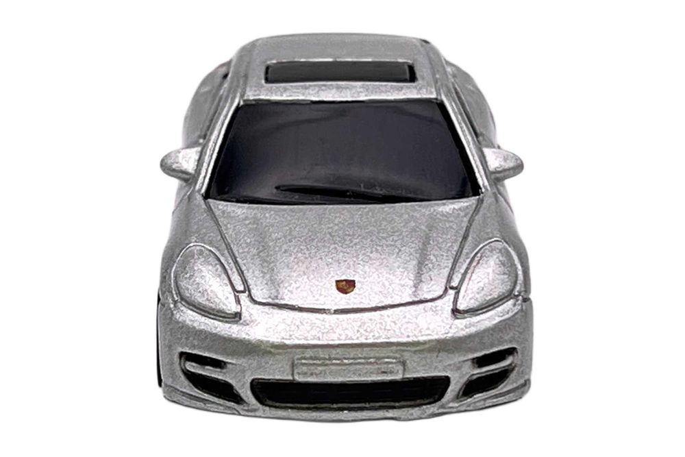 Porsche Panamera Turbo Prateado 1:64 (Maisto Fresh Metal 2010)