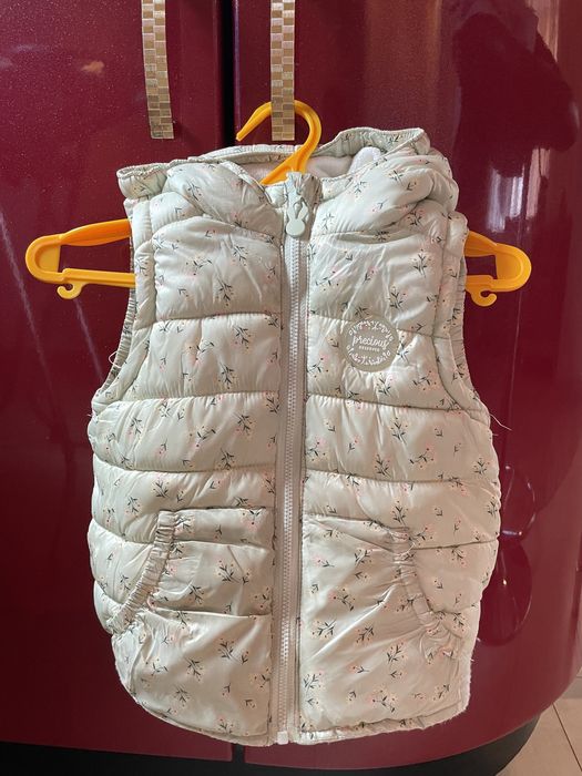 Безрукавка на девочку