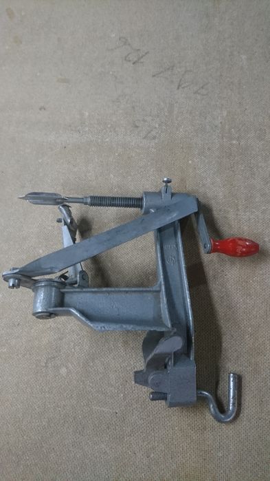 Прибор для чистки яблук