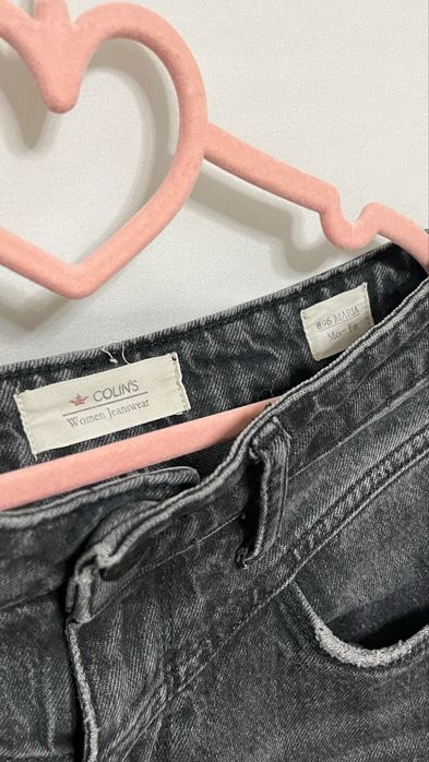 Чорні джинси мом