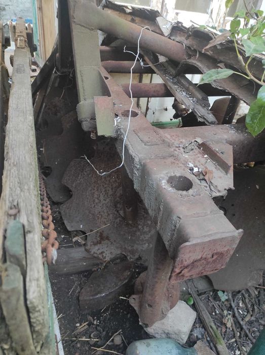 Трактор т40ам з плугом та дисками