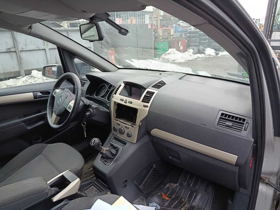 Opel Zafira Z19DT 2007r NA CZĘŚCI