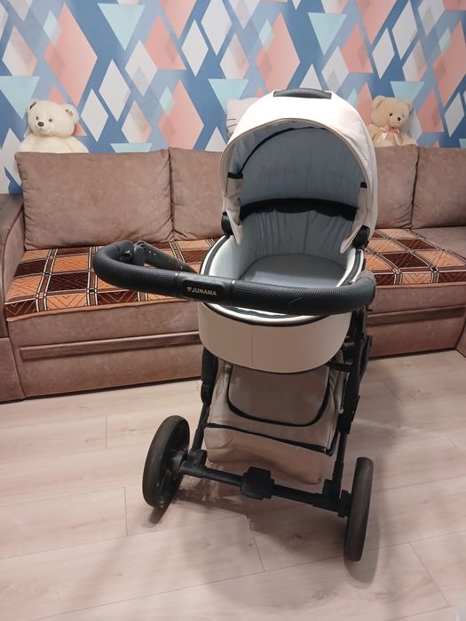 Продам коляску junama space еко шкіра (колір beige) 2 в 1 + автокрісло