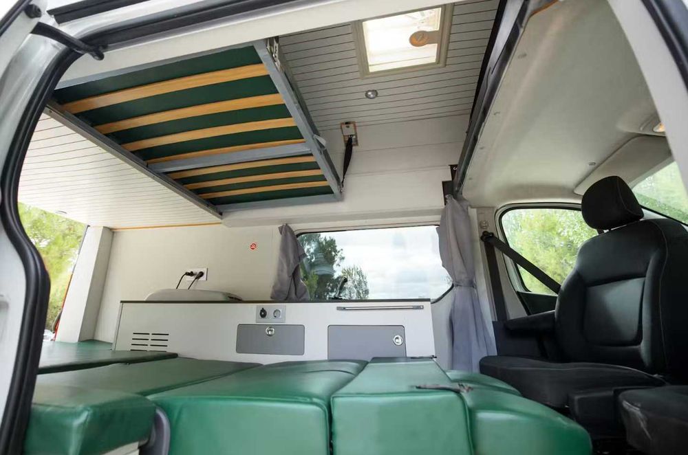 Autocaravana para quatro pessoas