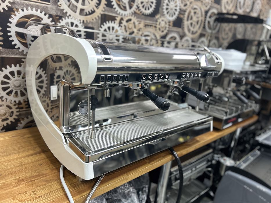 Кавомашина Nuova Simonelli Aurelia Wave Мультибойлер