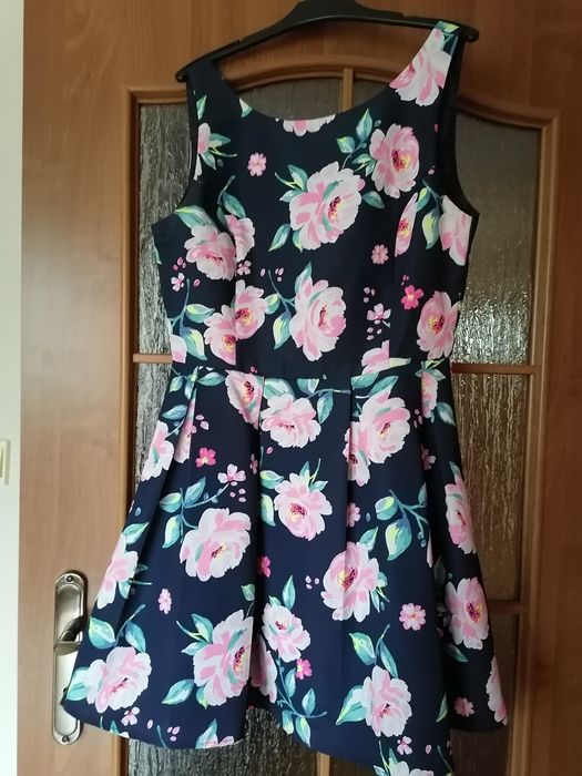 Sukienka granatowa w kwiaty roz M