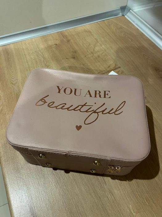 Kuferek na kosmetyki z lusterkiem Sinsay nowy z metką