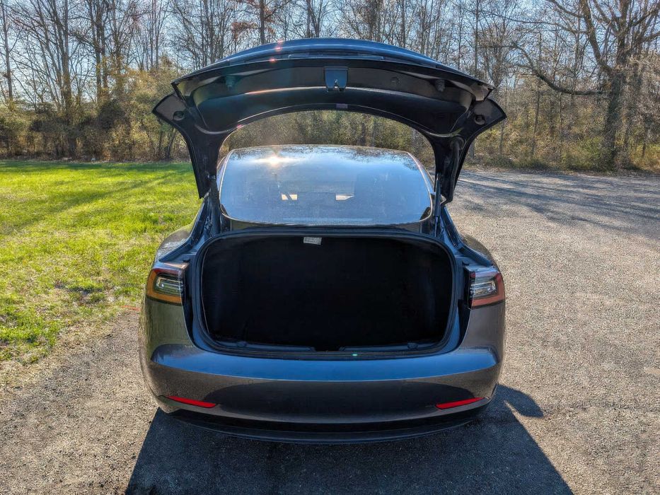 Tesla Model 3      2022