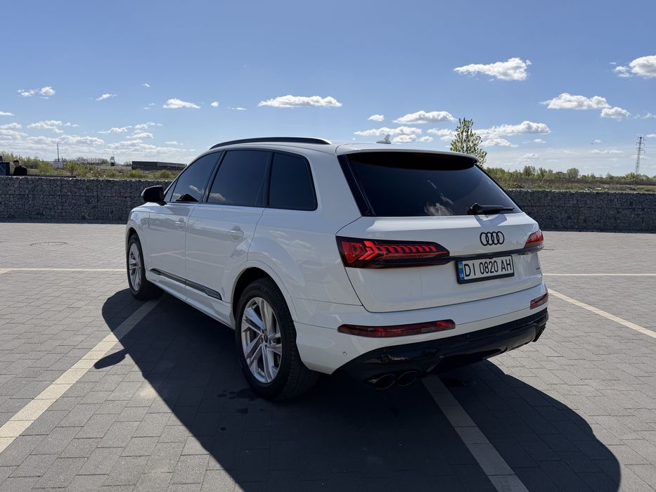 Продам Audi Q7 2021p