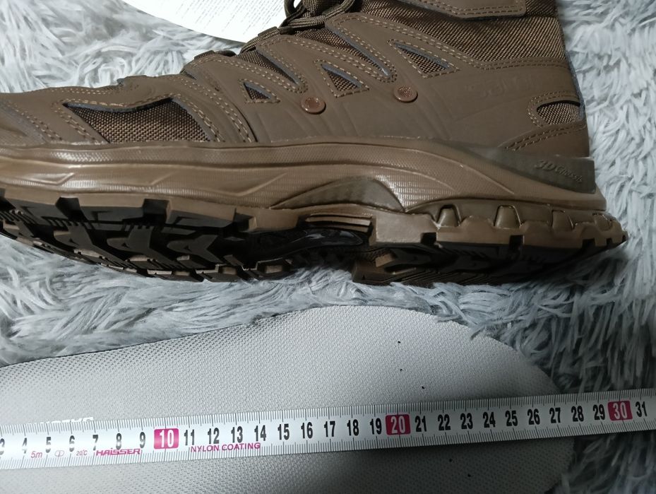 Продам берці нові